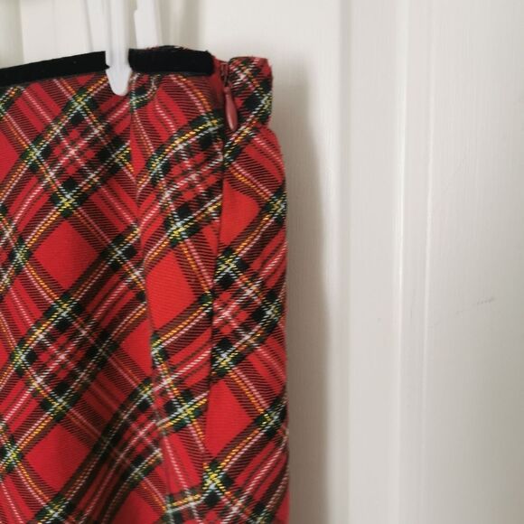 3/$20 The childrens place Christmas plaid skirt girls size 10 - Picture 4 of 4
